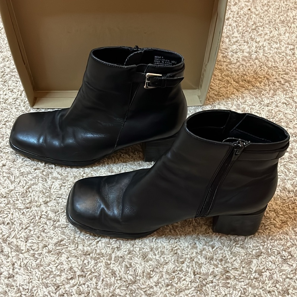 White Mountain Leather Upper Square Toe Heeled An… - image 3